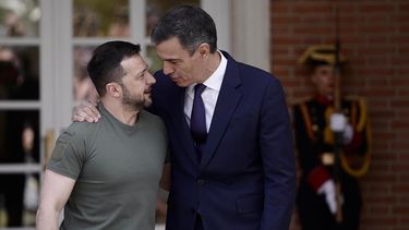 ucrania: zelenski y sanchez sellan un pacto historico