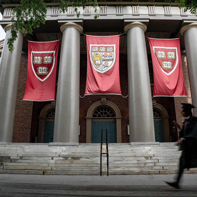 China mira con atenci&oacute;n la situaci&oacute;n de los estudiantes extranjeros en Estados Unidos