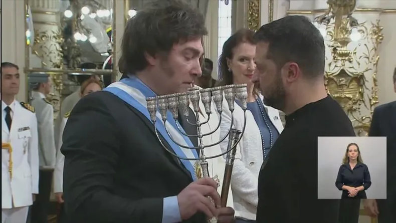 Milei con Zelensky y un presente con simbología fuerte
