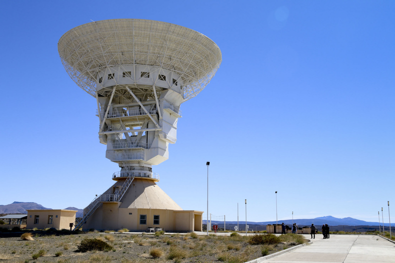 La base espacial china es definida en el libro como un enclave extranjero en Argentina